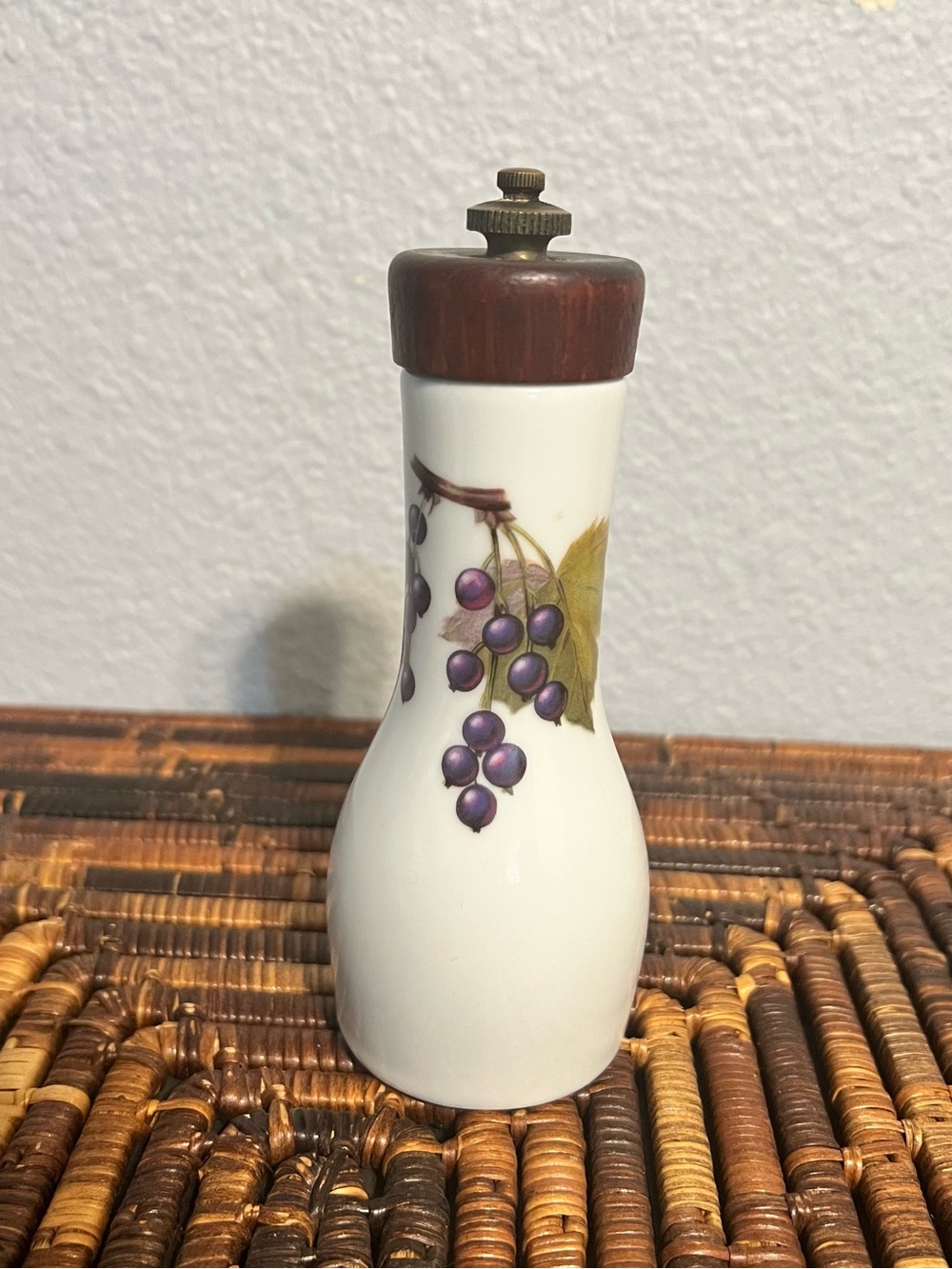 Porcelain Pepper Grinder